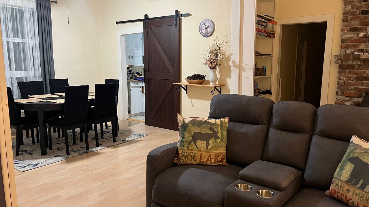 Photo of Livingroom in Dunsmuir