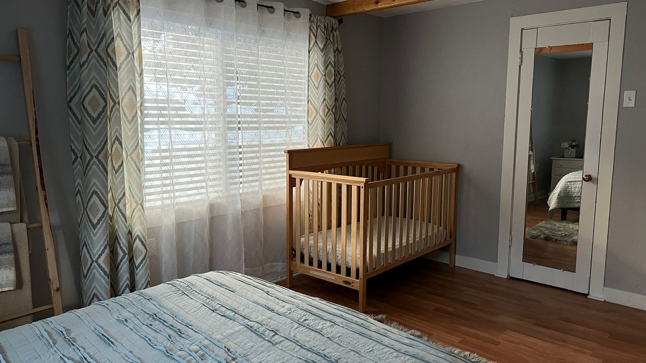 Photo of Bedroom in Dunsmuir