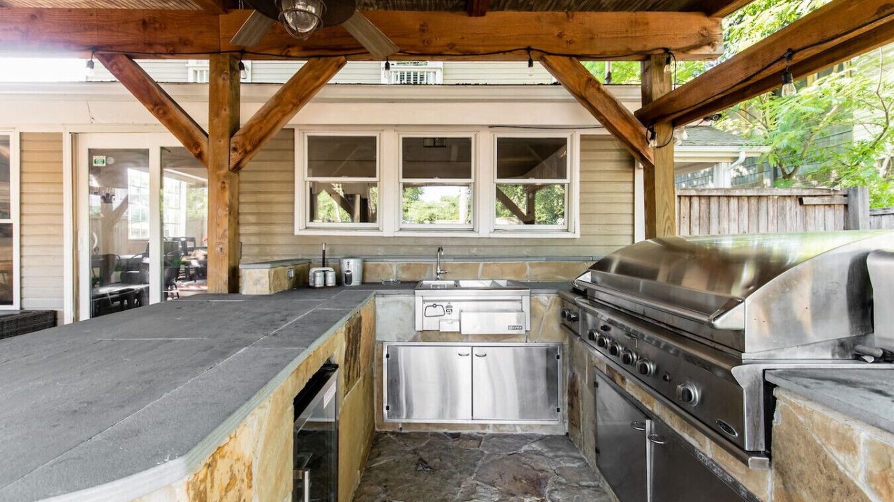 Photo of Kitchen in Peak's Suburban Addition