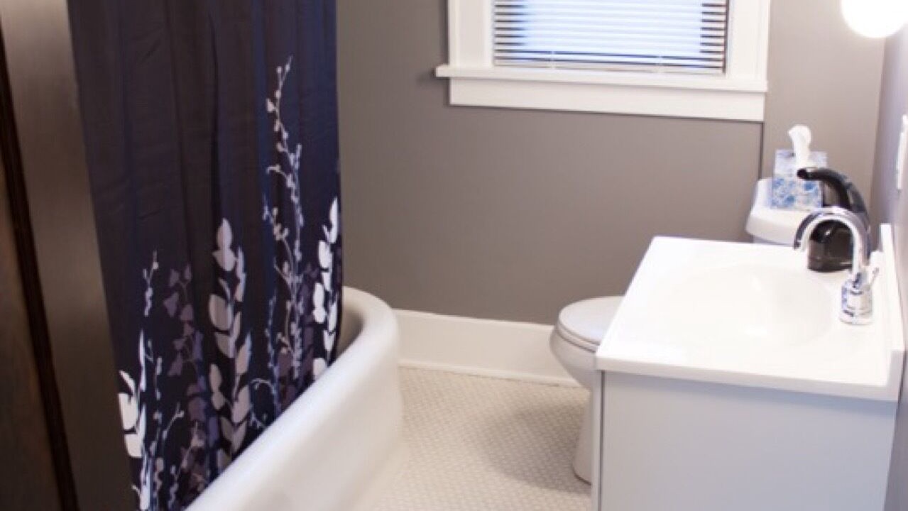 Photo of Bathroom in Niagara Falls