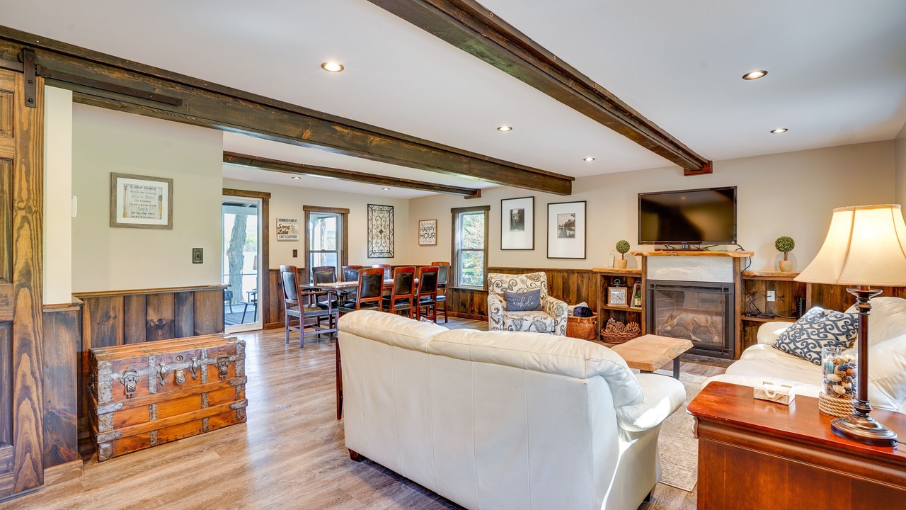 Photo of Livingroom in Tully