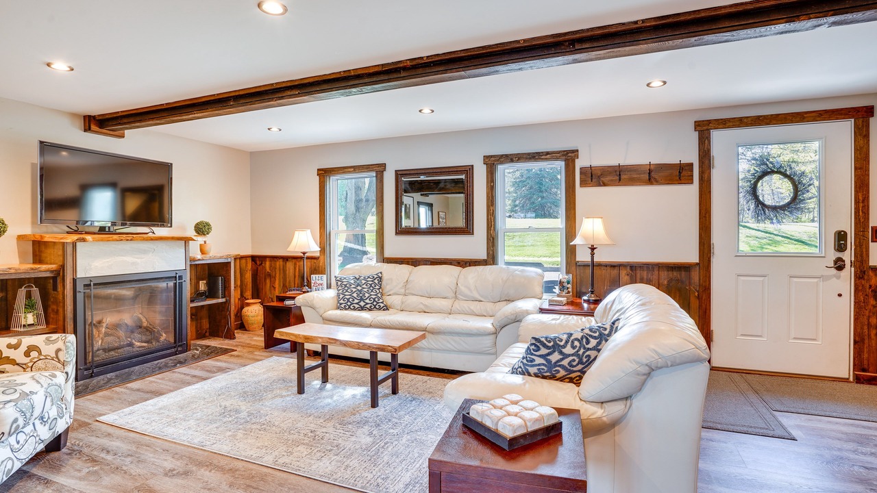 Photo of Livingroom in Tully