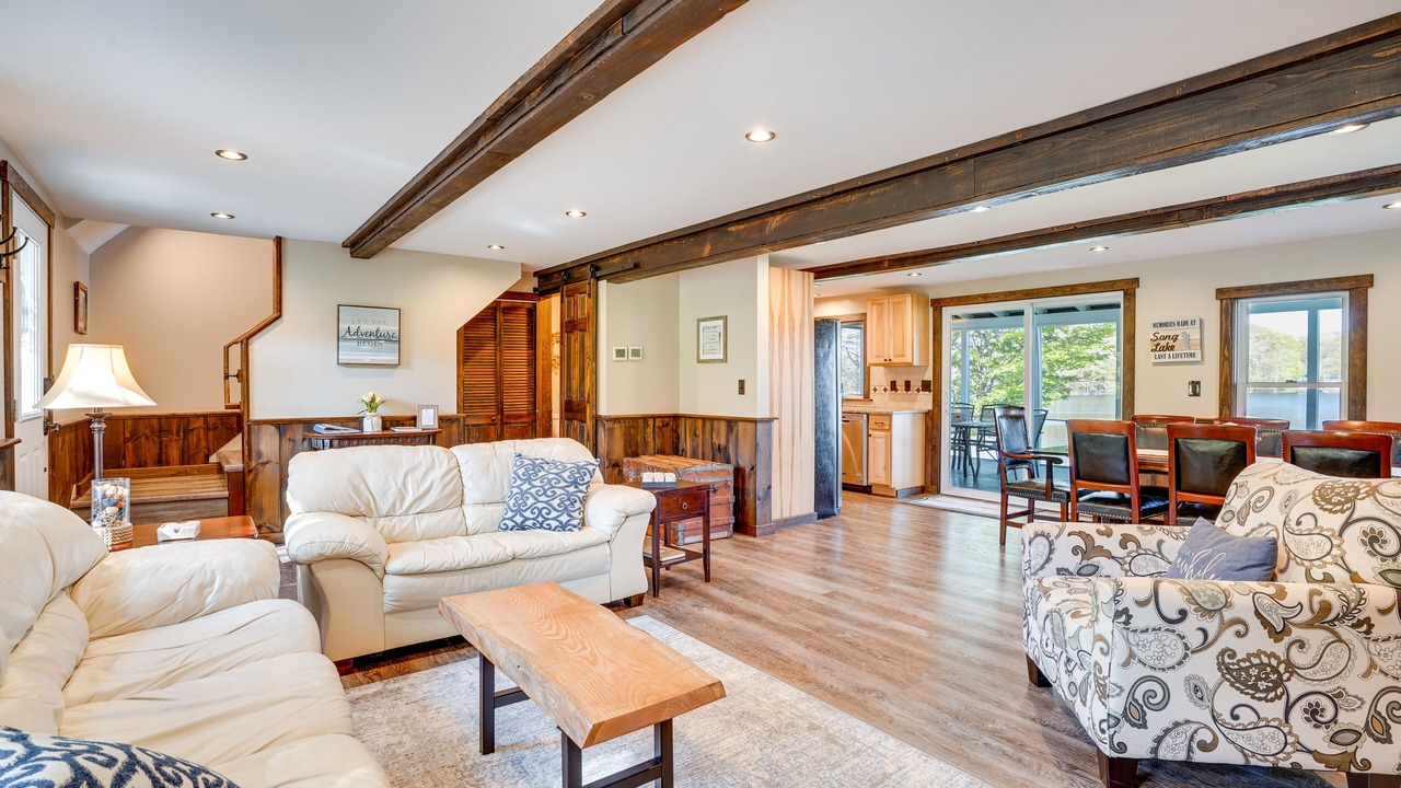 Photo of Livingroom in Tully