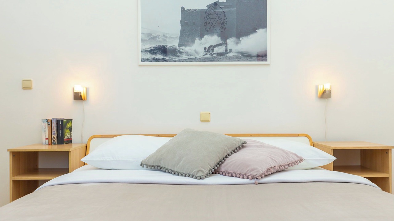 Photo of Bedroom in Pile