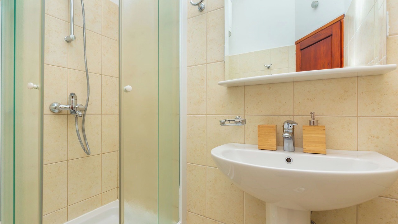 Photo of Bathroom in Pile