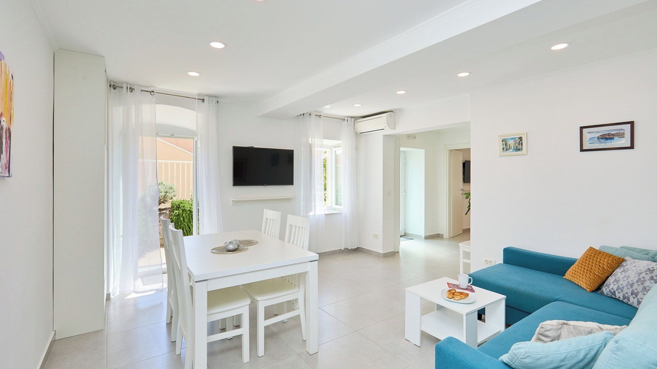 Photo of Livingroom in Pile