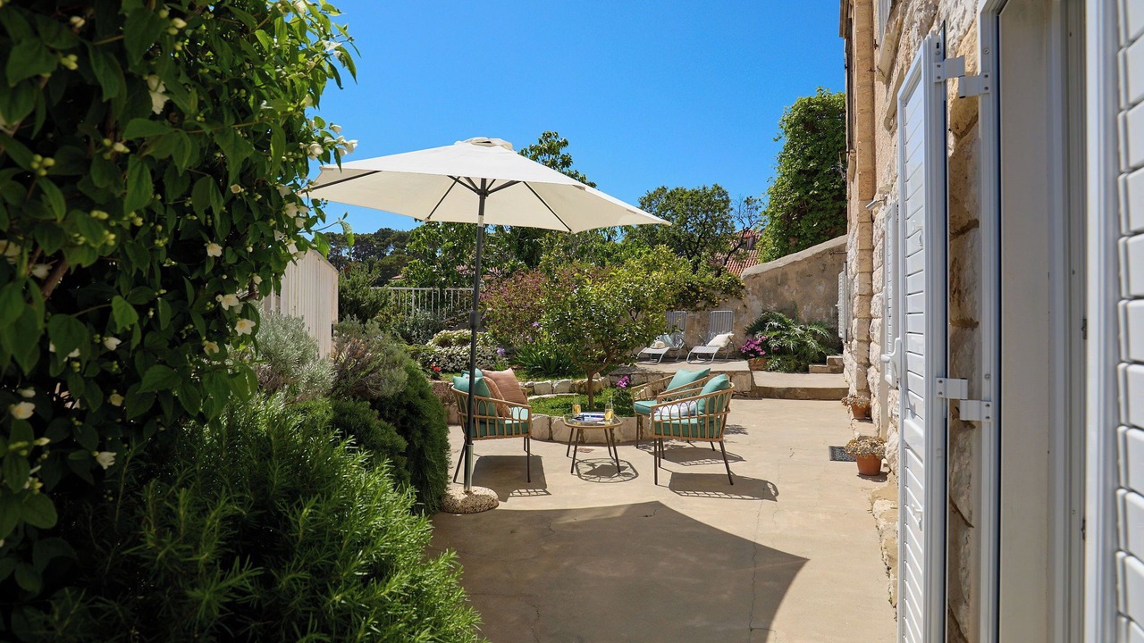 Photo of Patio Balcony in Pile