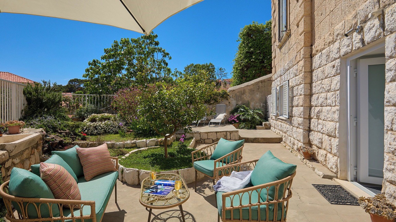 Photo of Patio Balcony in Pile