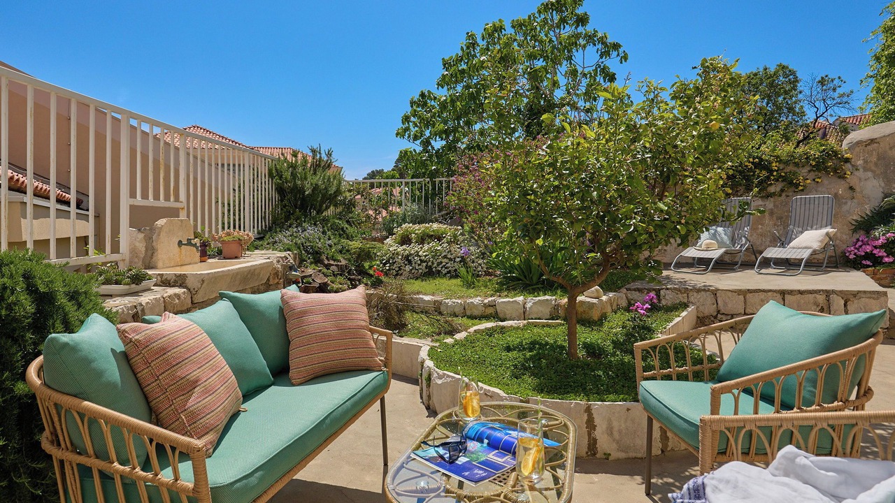 Photo of Patio Balcony in Pile