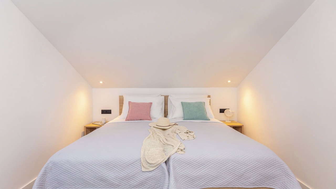 Photo of Bedroom in Pile