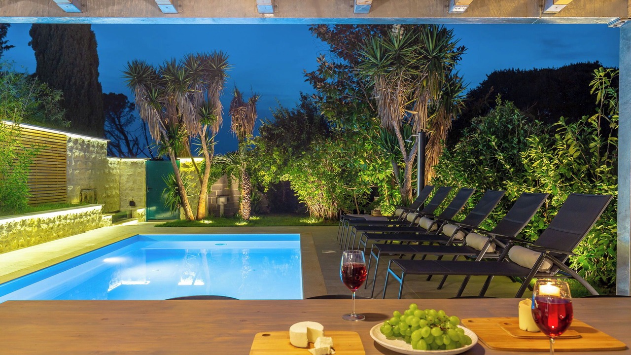 Photo of Outdoor in Pile