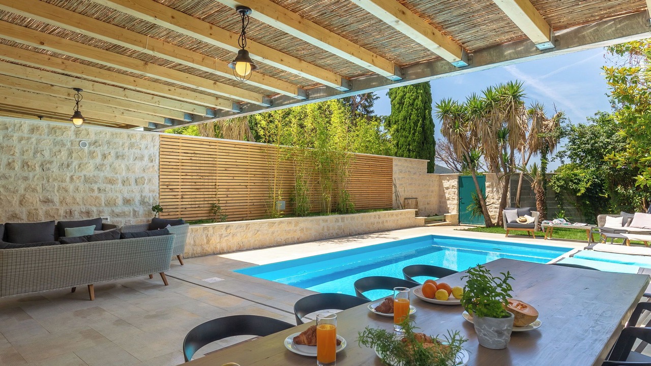 Photo of Outdoor in Pile
