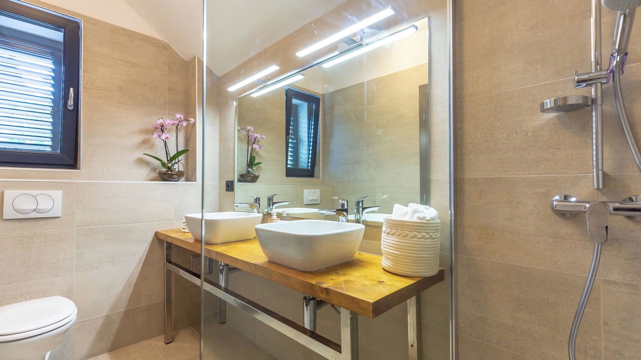 Photo of Bathroom in Pile