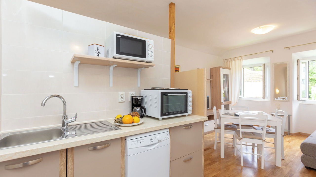 Photo of Kitchen in Pile
