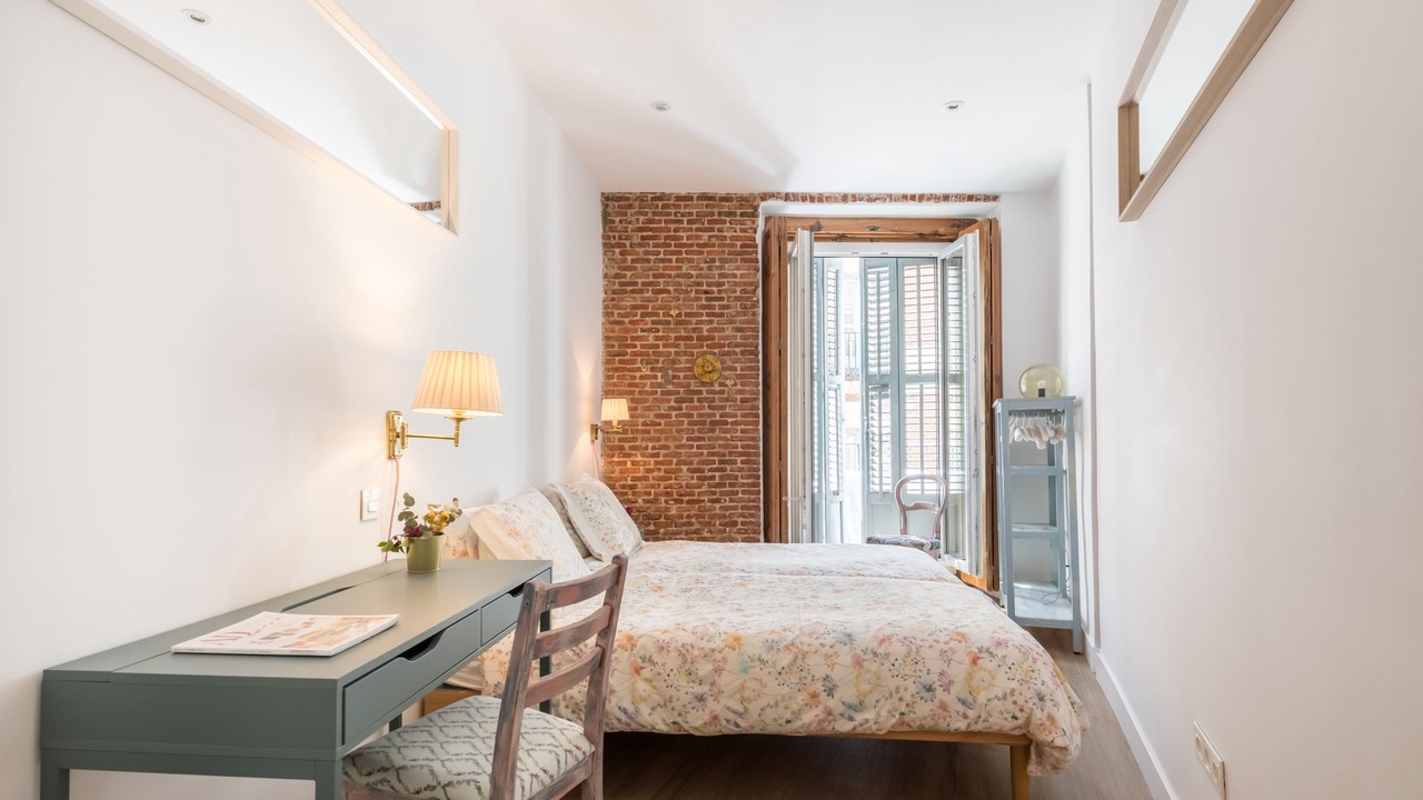Photo of Bedroom in Golden Triangle of Art