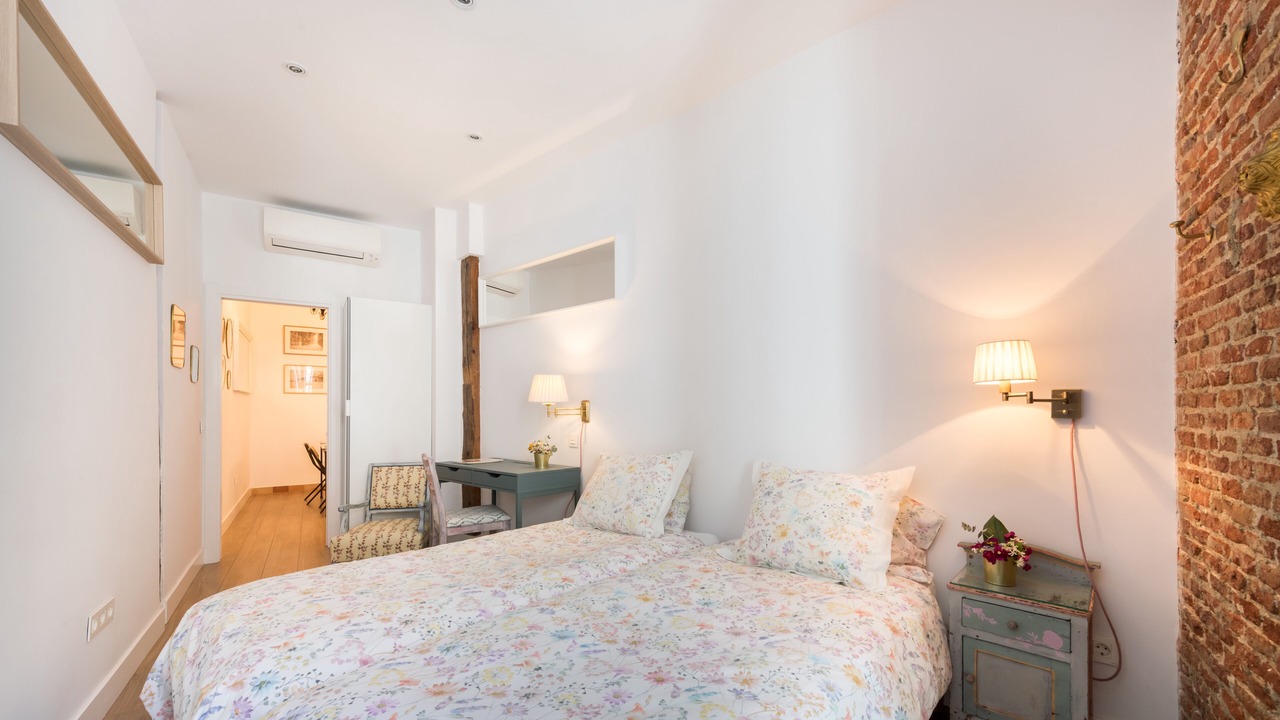 Photo of Bedroom in Golden Triangle of Art