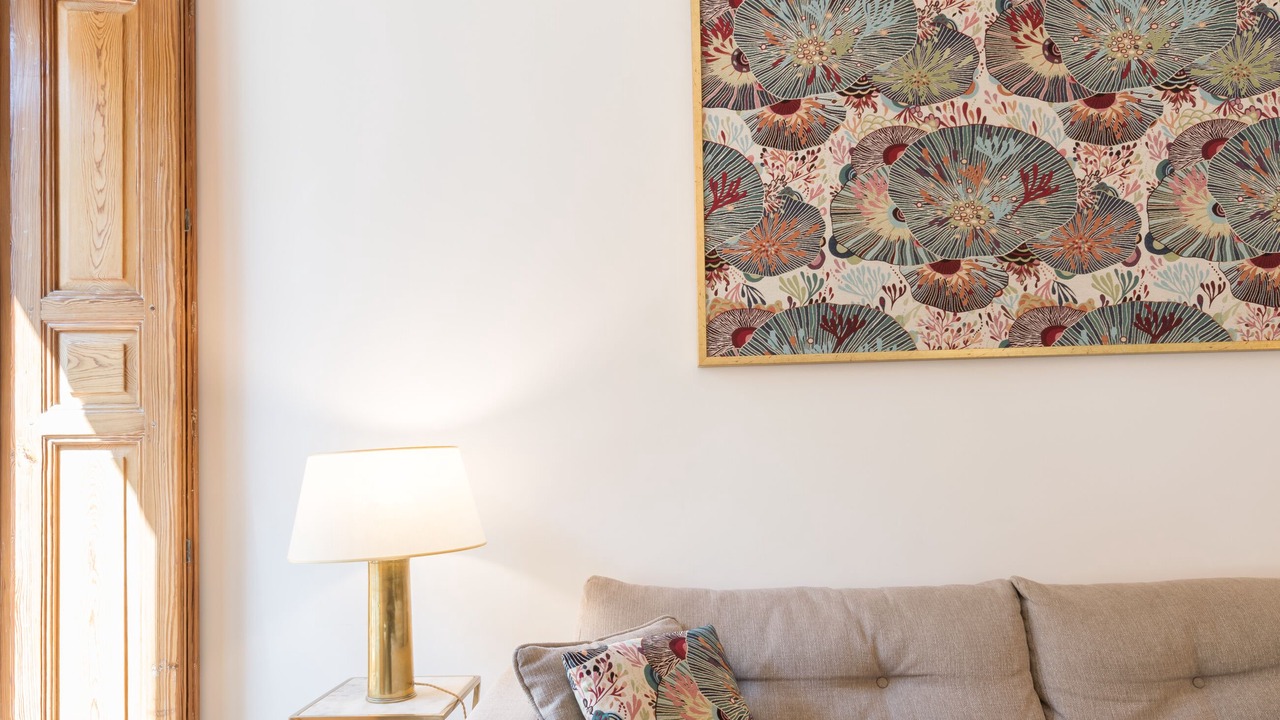 Photo of Livingroom in Golden Triangle of Art