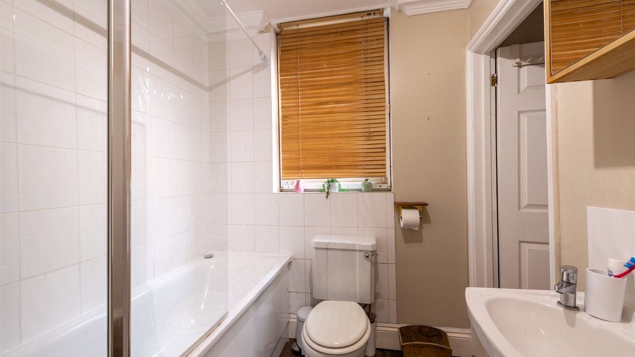 Photo of Bathroom in Cantelowes