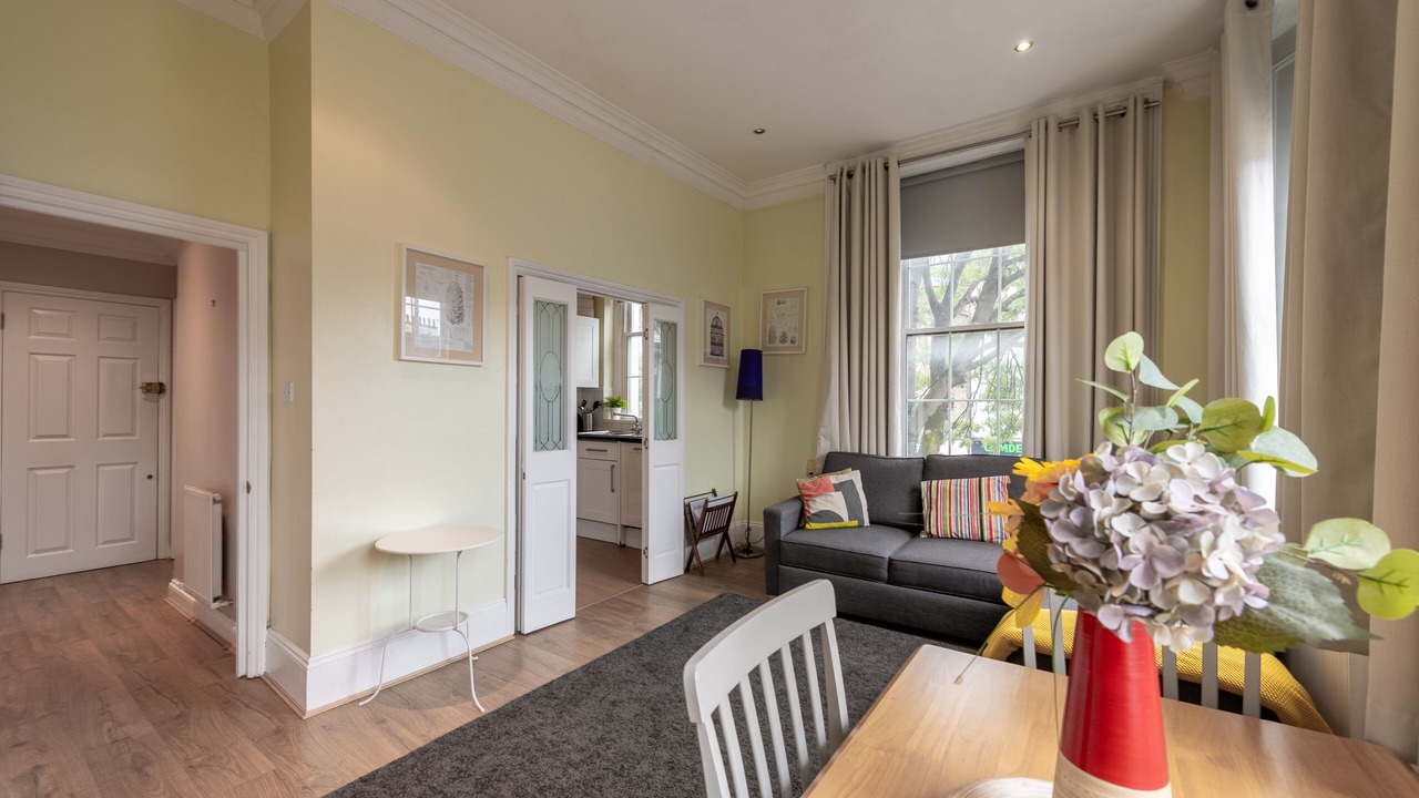 Photo of Livingroom in Cantelowes