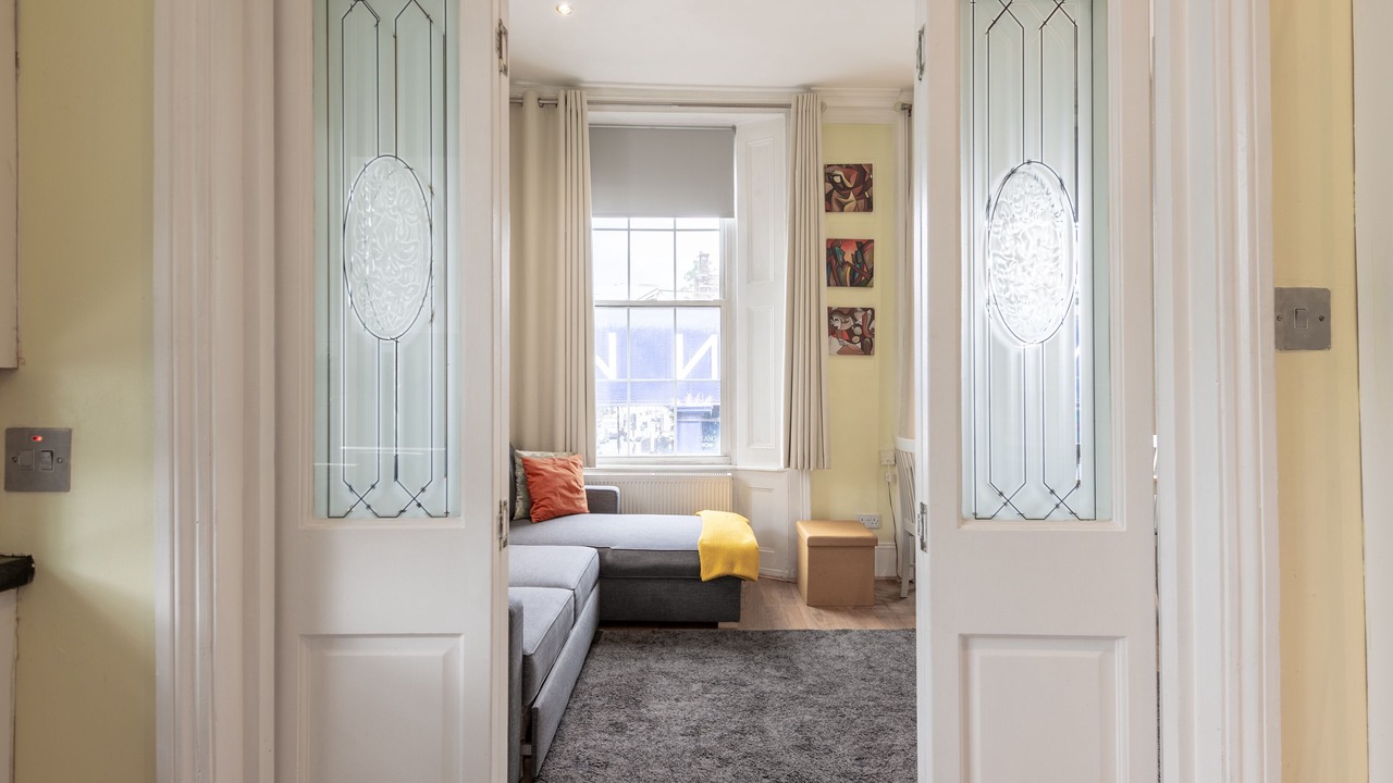 Photo of Livingroom in Cantelowes