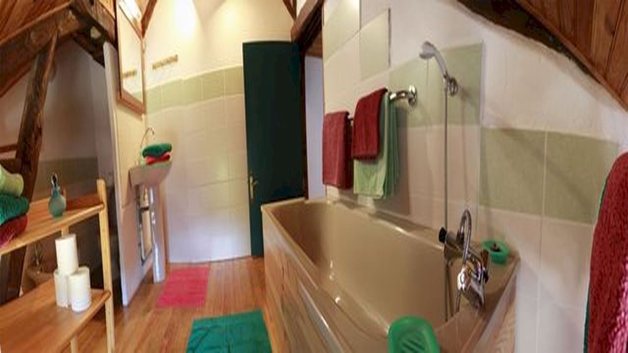 Photo of Bathroom in Sauveterre-la-Lemance