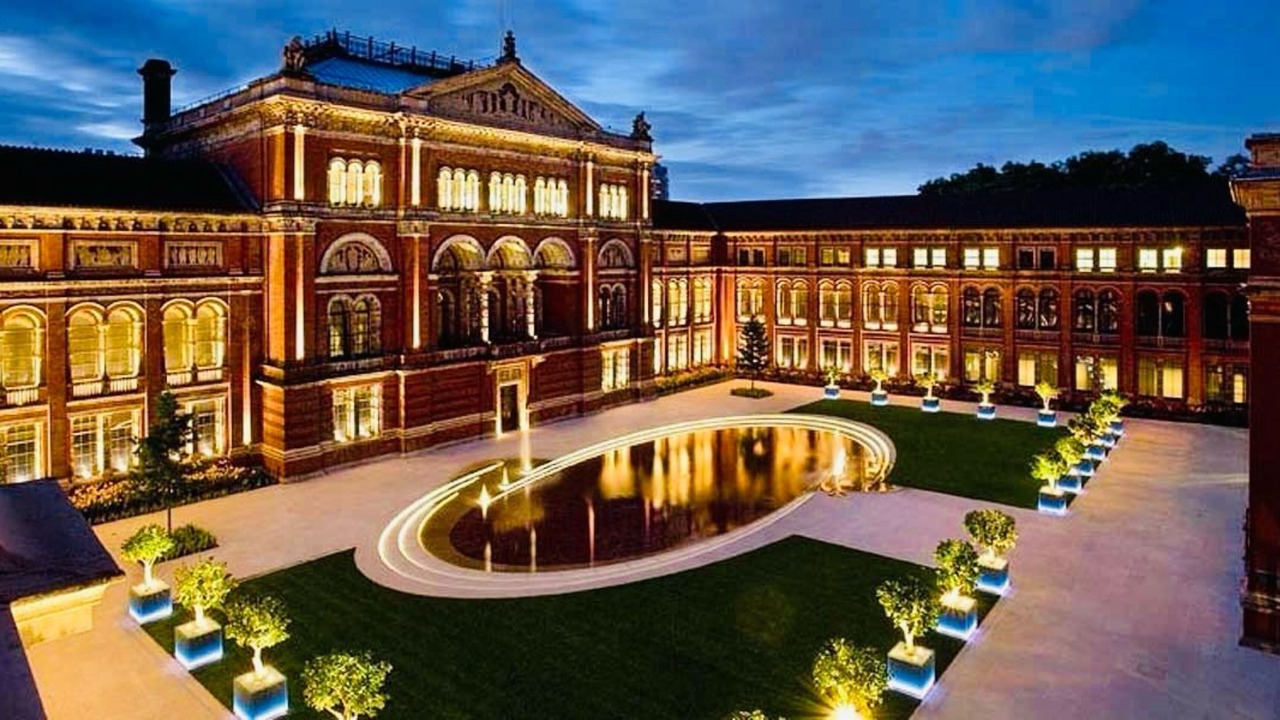 Photo of Others in Queen's Gate