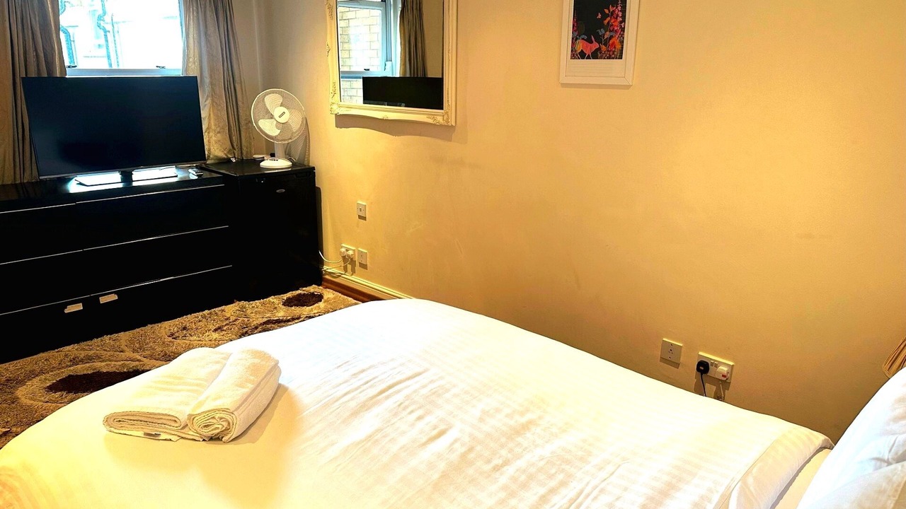 Photo of Bedroom in Queen's Gate