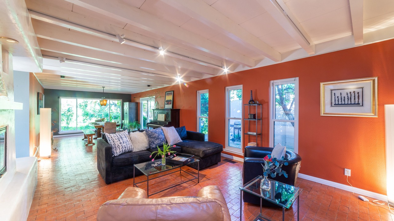 Photo of Livingroom in Northeast Heights