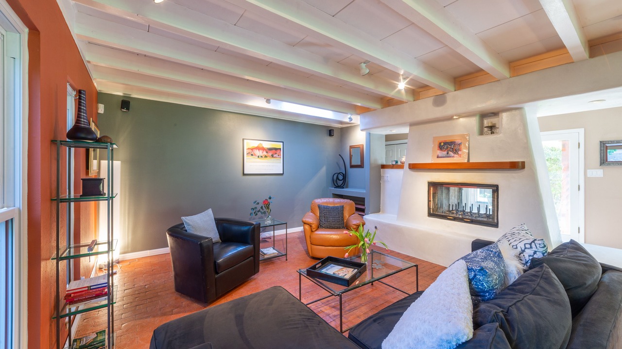 Photo of Livingroom in Northeast Heights