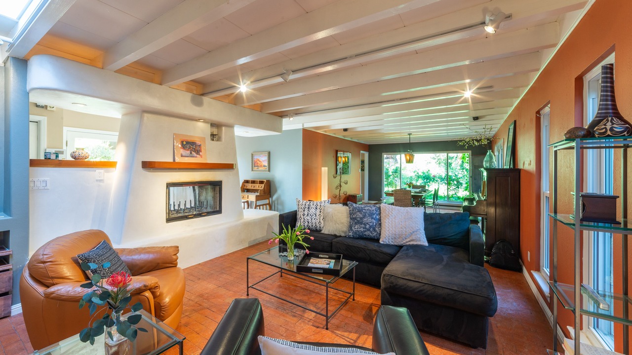Photo of Livingroom in Northeast Heights