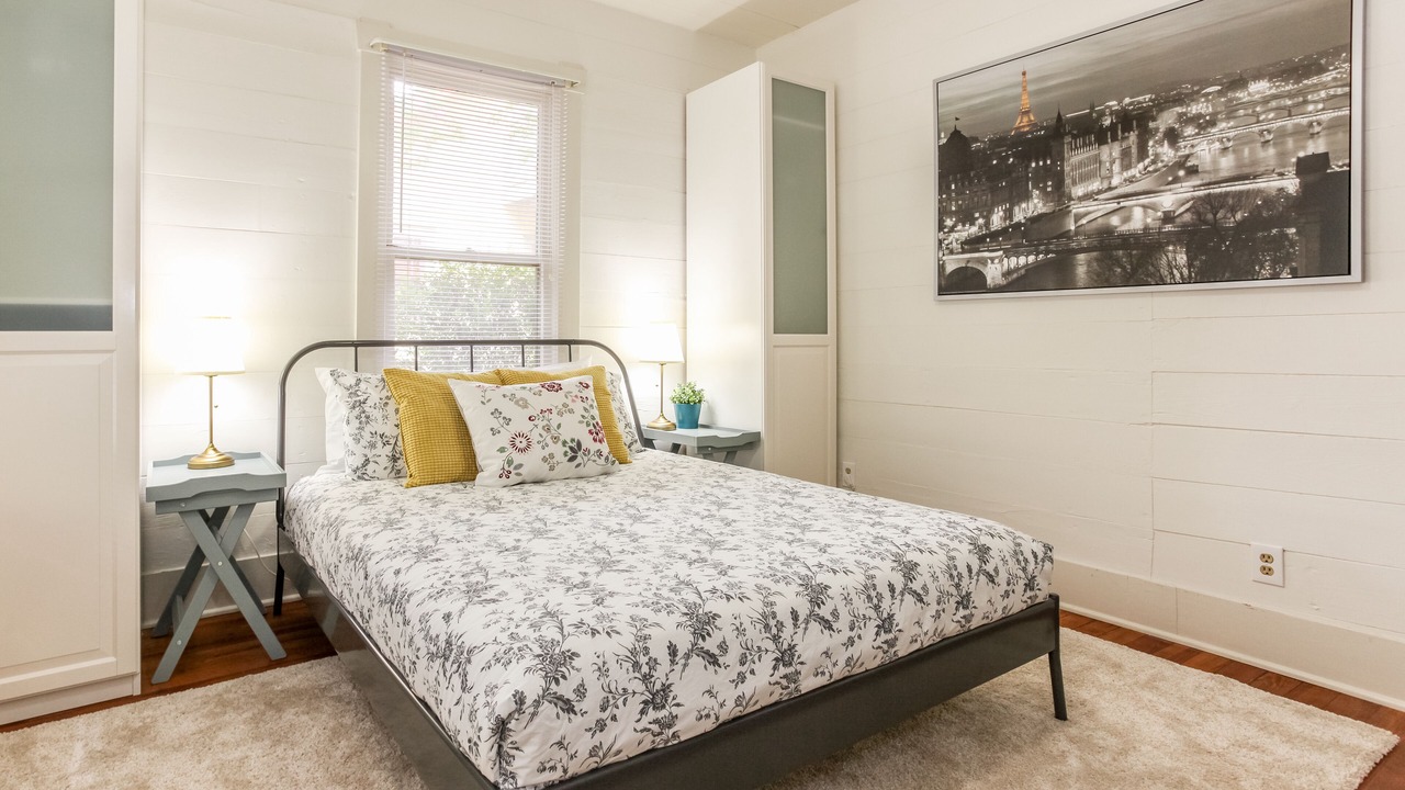 Photo of Bedroom in Hyde Park
