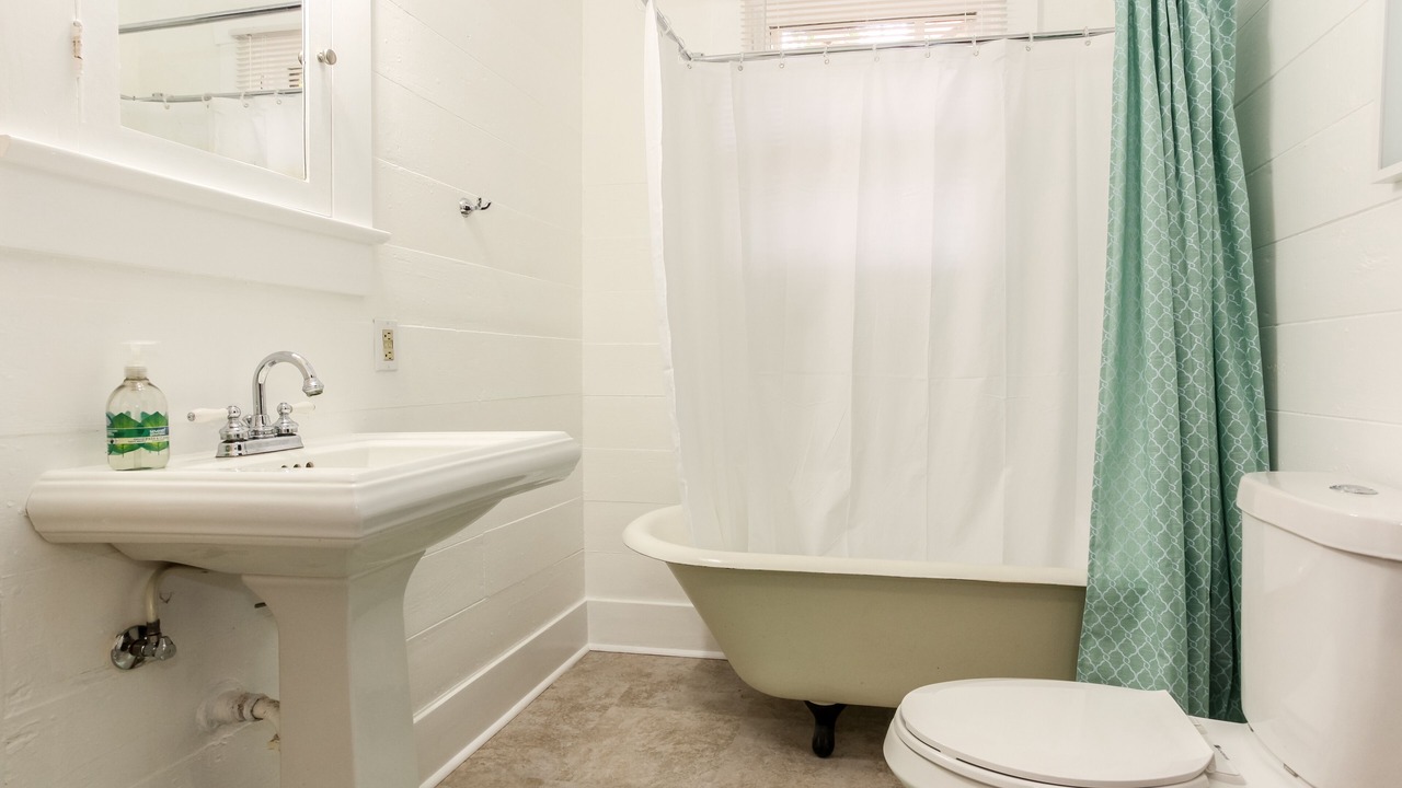 Photo of Bathroom in Hyde Park