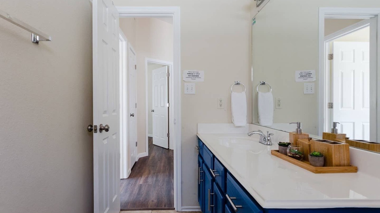 Photo of Bathroom in Bratton Park