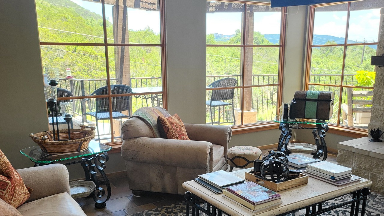 Photo of Livingroom in Comanche Trail