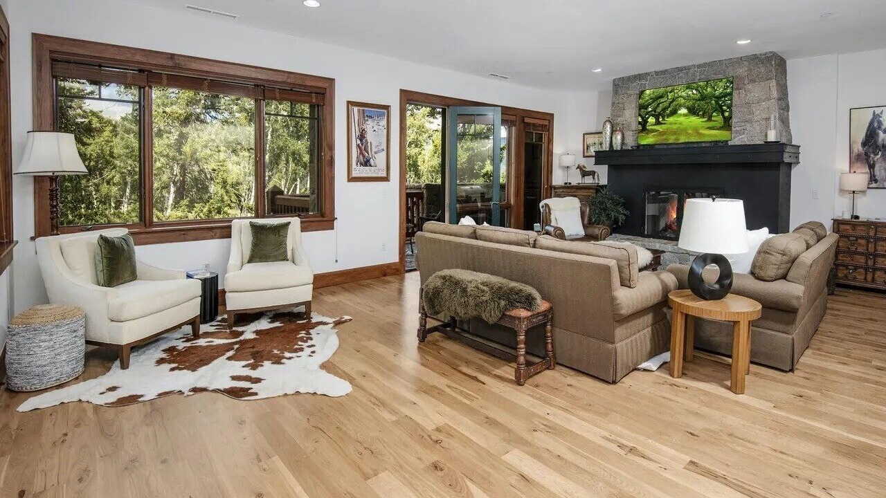Photo of Livingroom in Avon