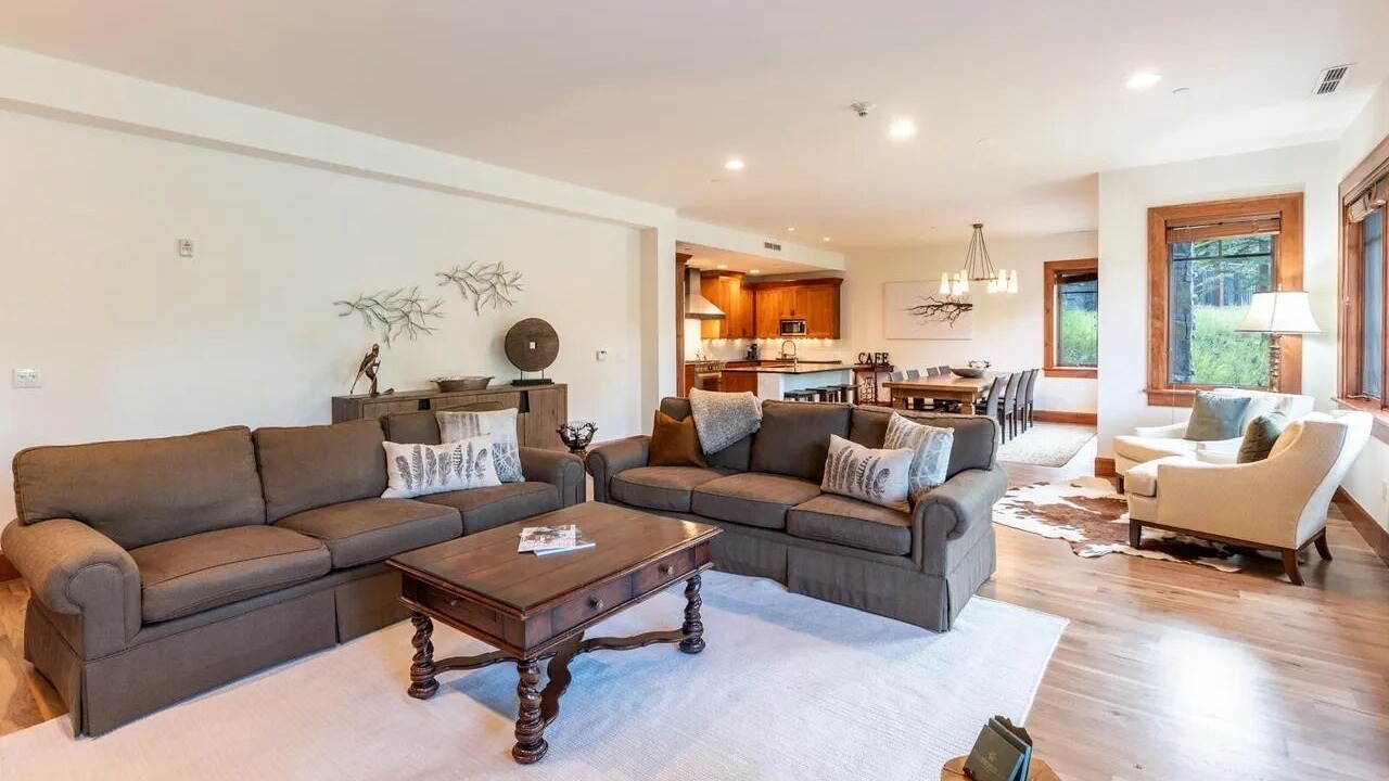 Photo of Livingroom in Avon