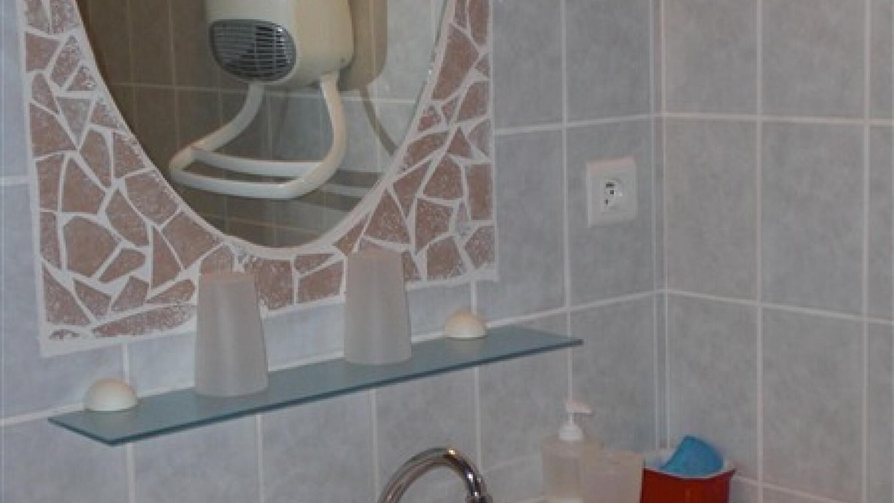 Photo of Bathroom in Chenay-le-Chatel