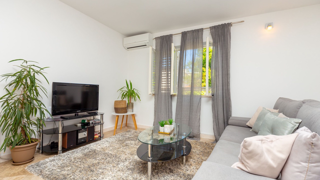 Photo of Livingroom in Pile