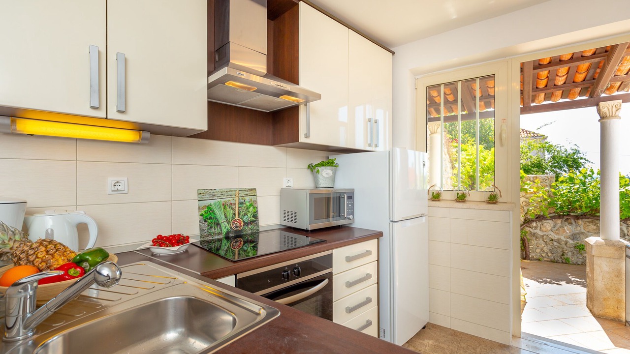 Photo of Kitchen in Pile