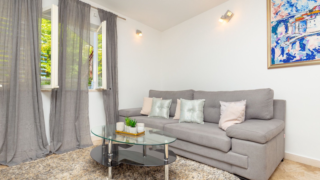 Photo of Livingroom in Pile
