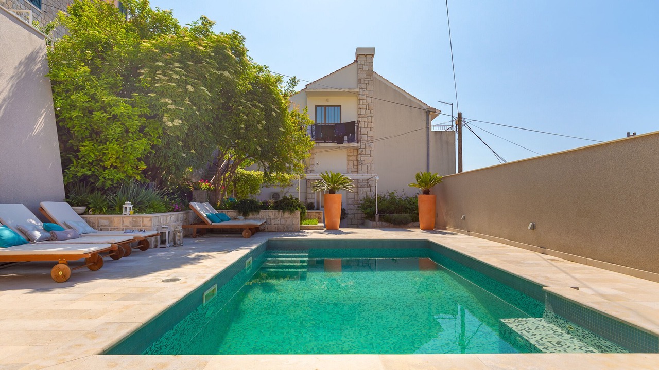 Photo of Outdoor in Pile