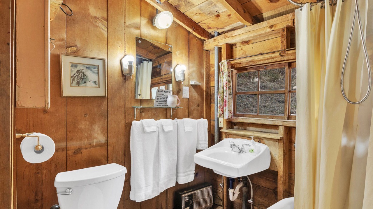 Photo of Bathroom in Green Mountain Falls