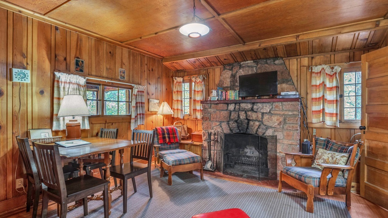 Photo of Livingroom in Green Mountain Falls