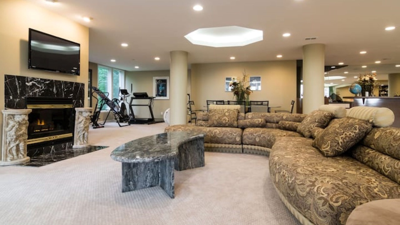 Photo of Livingroom in West Bloomfield