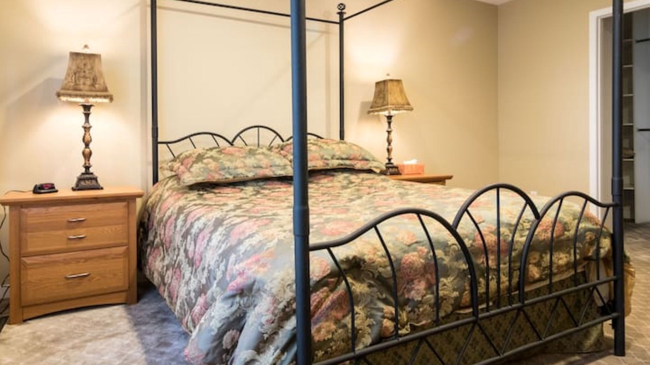 Photo of Bedroom in West Bloomfield