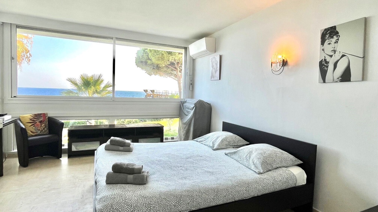 Photo of Bedroom in Cannes La Bocca