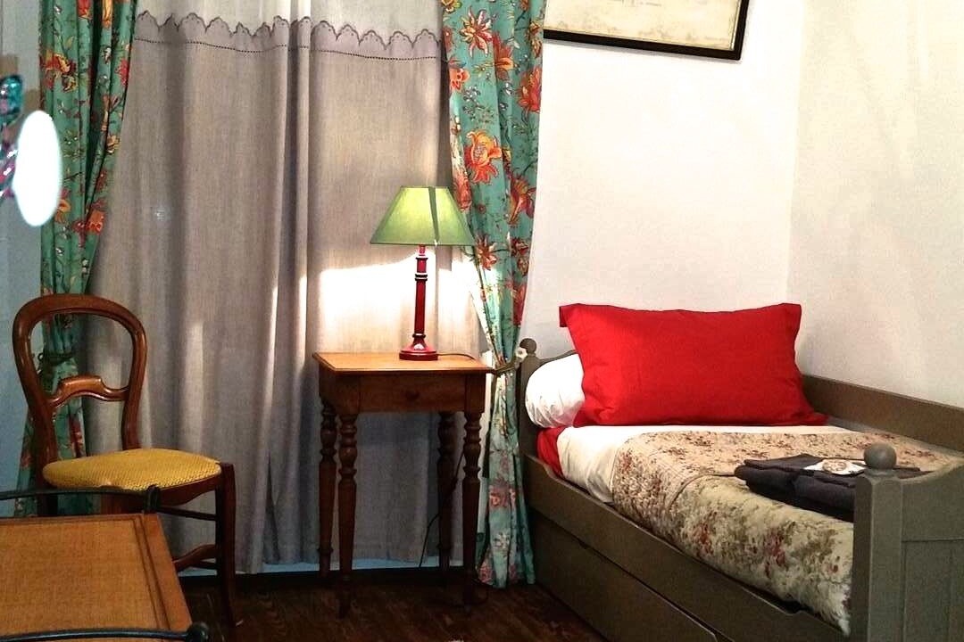 Photo of Bedroom in Aigues-Mortes Medieval City