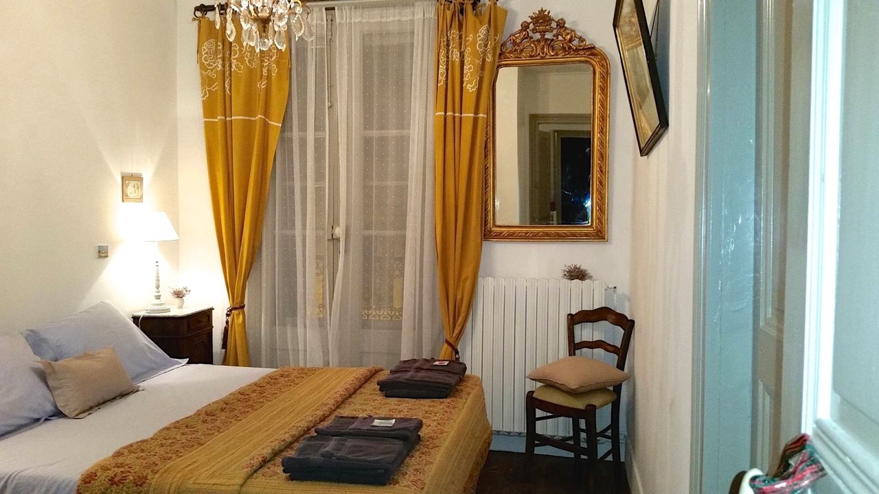 Photo of Bedroom in Aigues-Mortes Medieval City