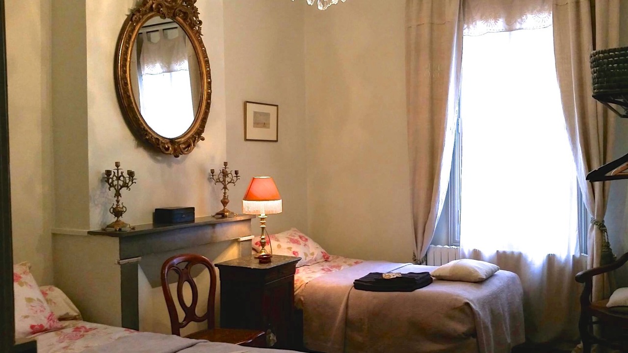 Photo of Bedroom in Aigues-Mortes Medieval City