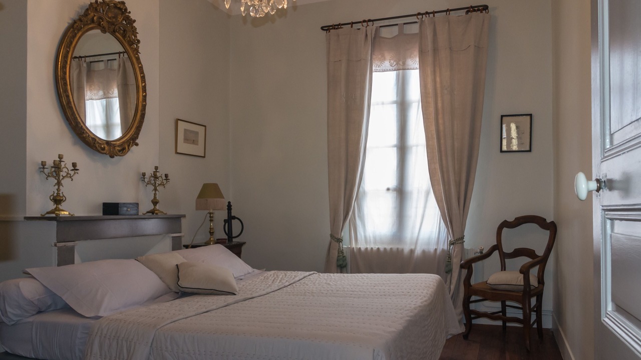 Photo of Bedroom in Aigues-Mortes Medieval City